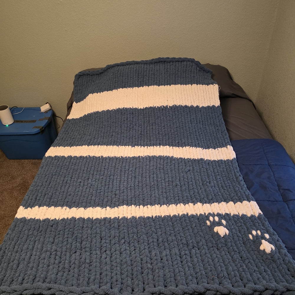 Cozy Striped Knit Blanket - Picture 3 of 5